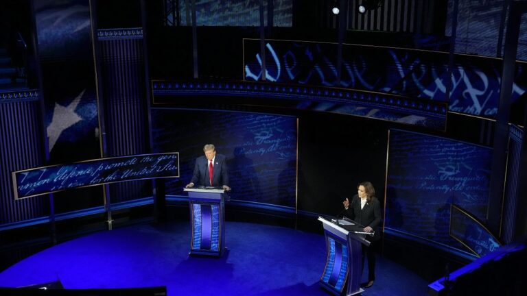 “Trump ilkokul öğrencilerinin anlayabileceği kelimeler kullanıyor, Harris ise ortaokul öğrencilerinin anlayabileceği kelimeler kullanıyor”: Araştırma