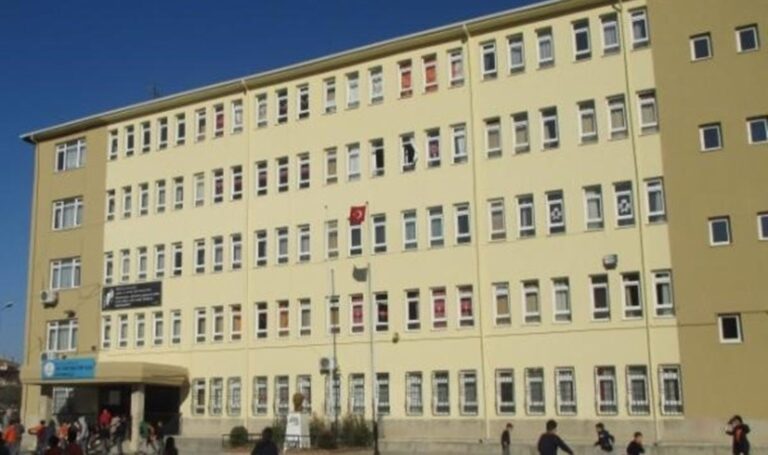 'Öğretmen öğrencilerin isteği üzerine hapları verdi! – Türkiye'den son dakika haberleri