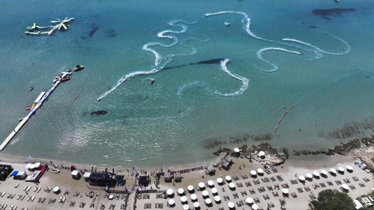 Türkiye'de ilk kez! Dünya Motosurf Şampiyonası Çeşme'de başladı …