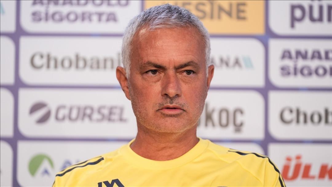 Fenerbahçe'den kovuldu! Sosyal medyadaki etkinlikten Jose Mourinho! Sarı mavi toplumu çok kızdırdı ... 2