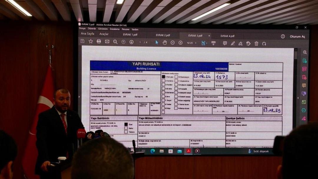 Arnavutköy Belediye Başkanı Candaroğlu'ndan Özgür Özel'in suçlamalarına sert yanıt: 