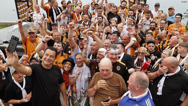 Acun Ilıcalı, Hull City taraftarlarıyla Antalya’da buluştu